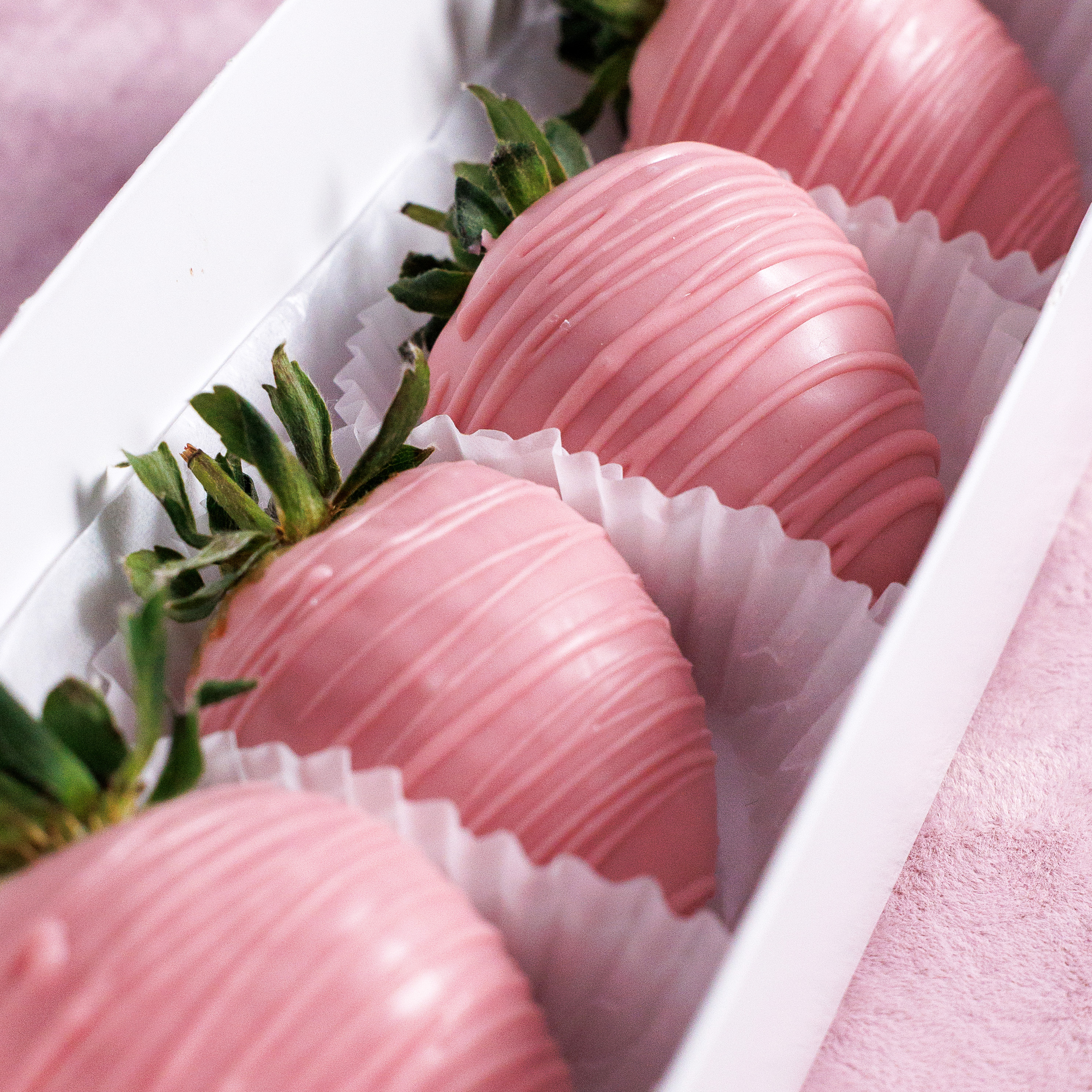 Букет Мини-набор клубники в шоколаде Барби