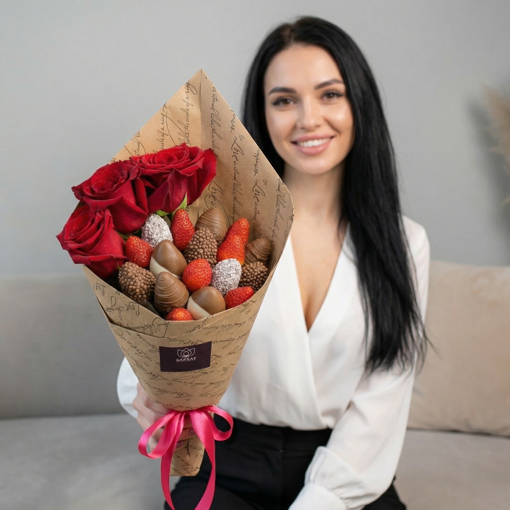 Букет Клубничный букет с розами