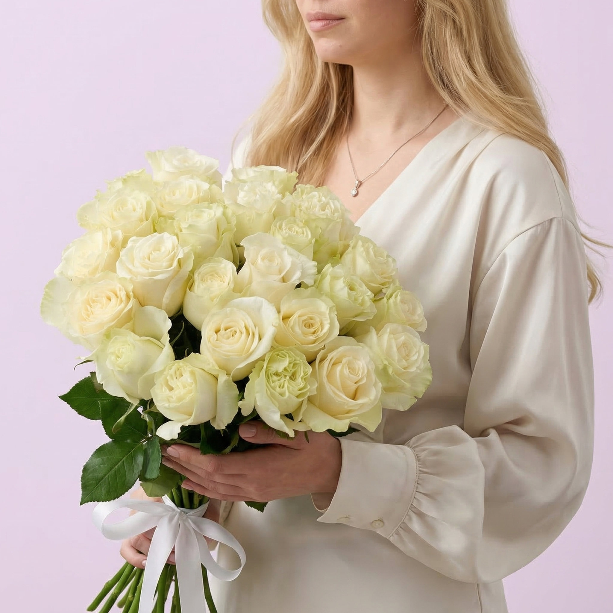 Букет Букет из 25 белых роз под ленту