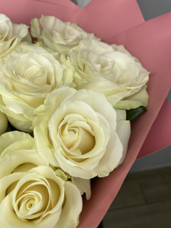 Монобукет из 11 белых роз